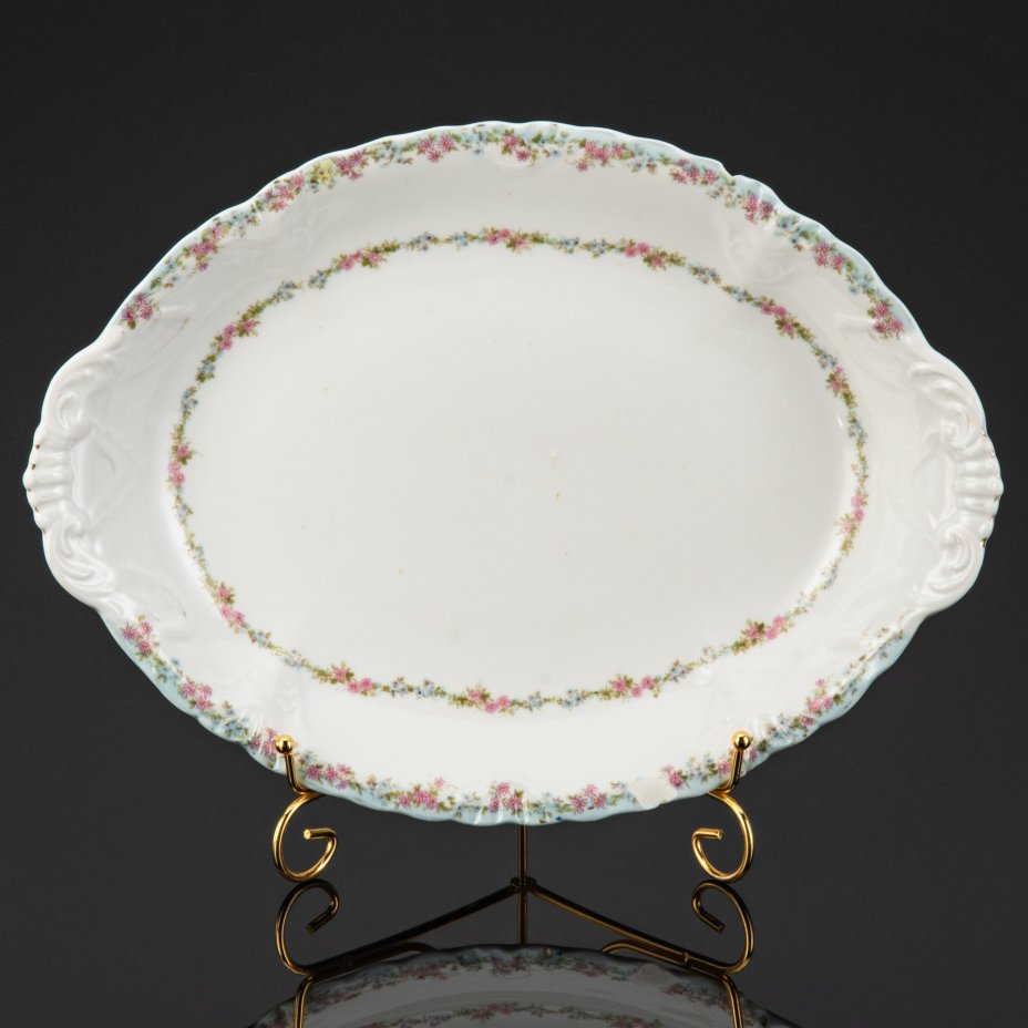 Блюдо овальной формы с нежным цветочным декором, фарфор, деколь, золочение, Российская империя, 1890-1915 гг.