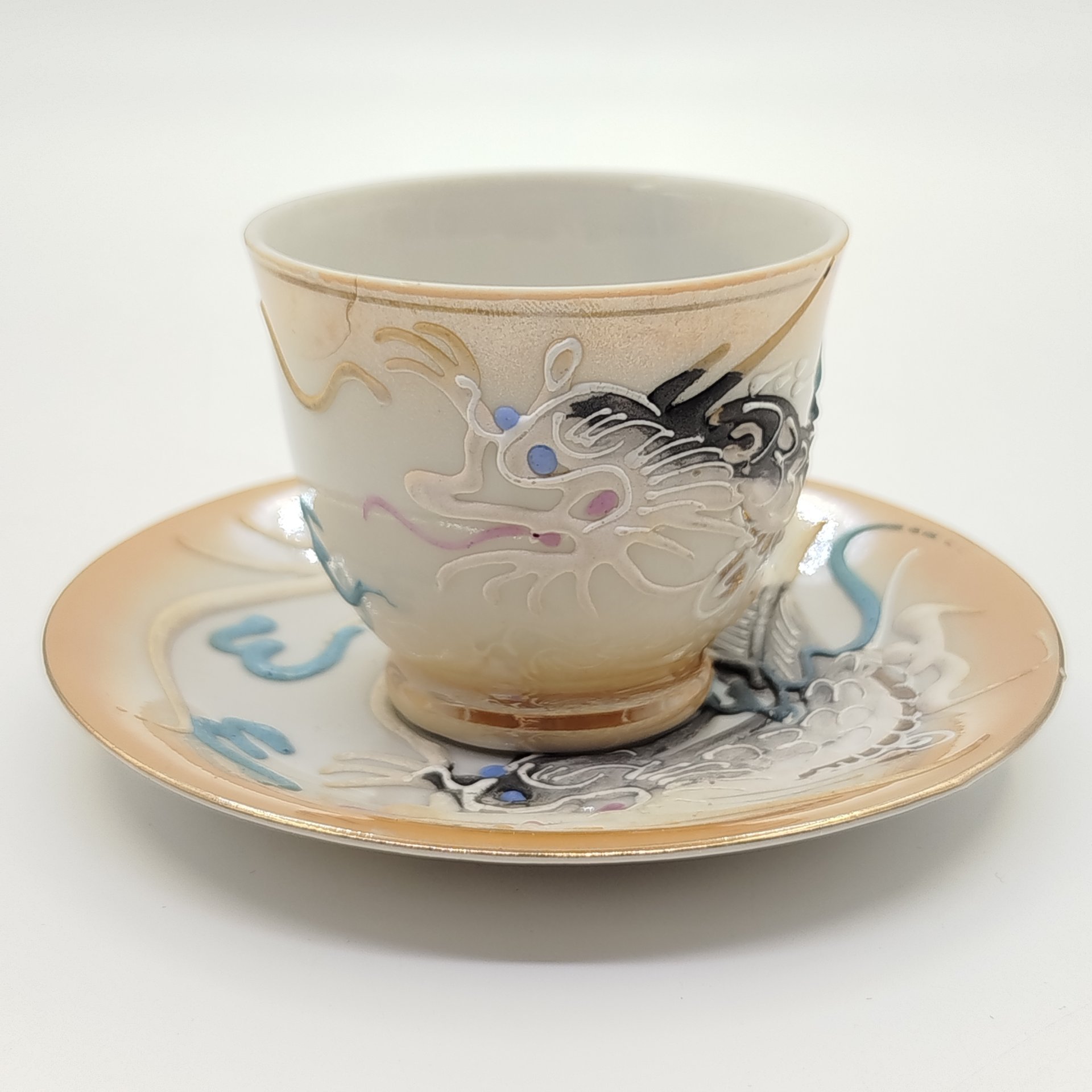 Пара кофейная "Дракон" на золотом фоне с литофанией в виде гейши на дне