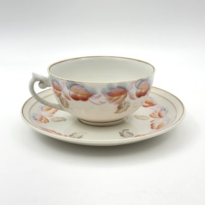 Пара чайная с декором в виде осенних листьев, фарфор, роспись, золочение, Рижский фарфорово-фаянсовый завод, СССР, 1953-1962 гг.