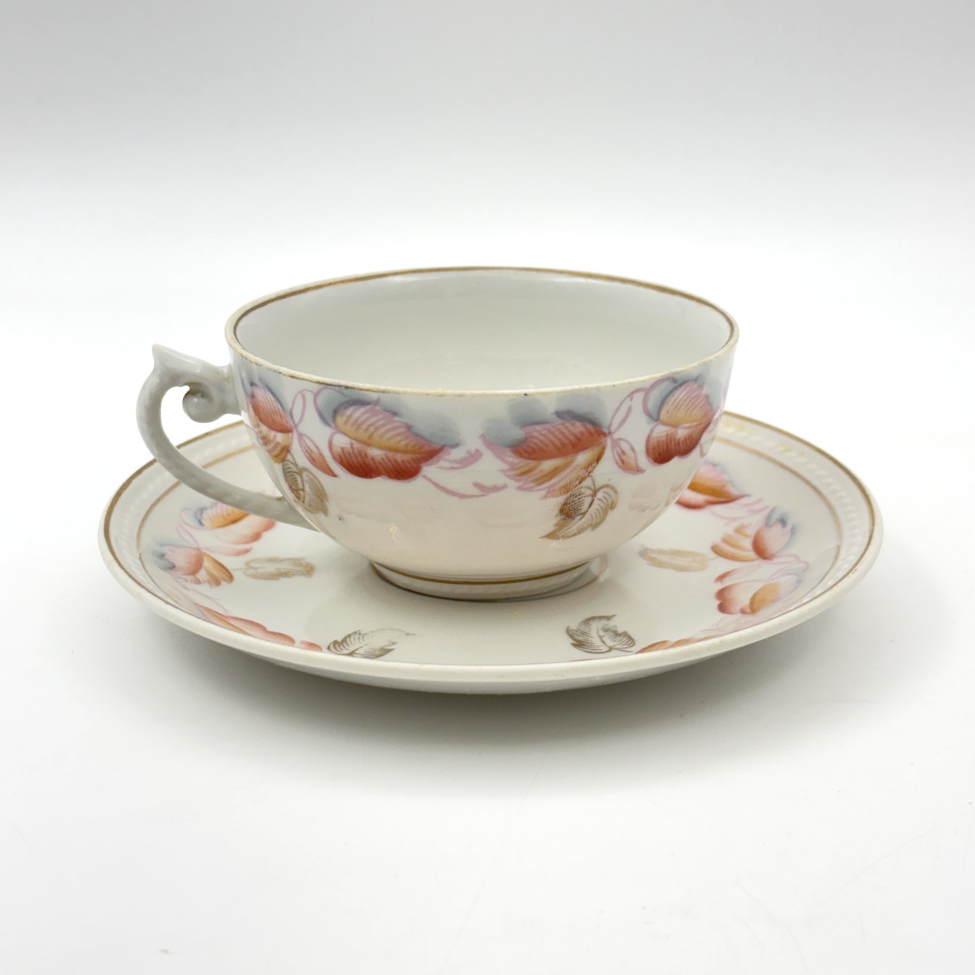 Пара чайная с декором в виде осенних листьев, фарфор, роспись, золочение, Рижский фарфорово-фаянсовый завод, СССР, 1953-1962 гг.