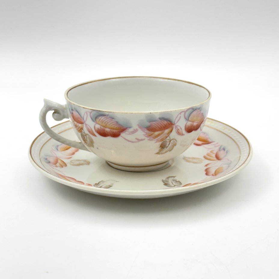 Пара чайная с декором в виде осенних листьев, фарфор, роспись, золочение, Рижский фарфорово-фаянсовый завод, СССР, 1953-1962 гг.