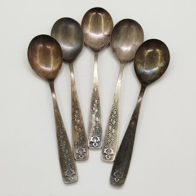 Набор из 5-ти столовых ложек, украшенных растительным декором, мНЦ (медь-никель-цинк), Завод «Кристалл», г. Орджоникидзе, СССР, 1974-1990 гг.