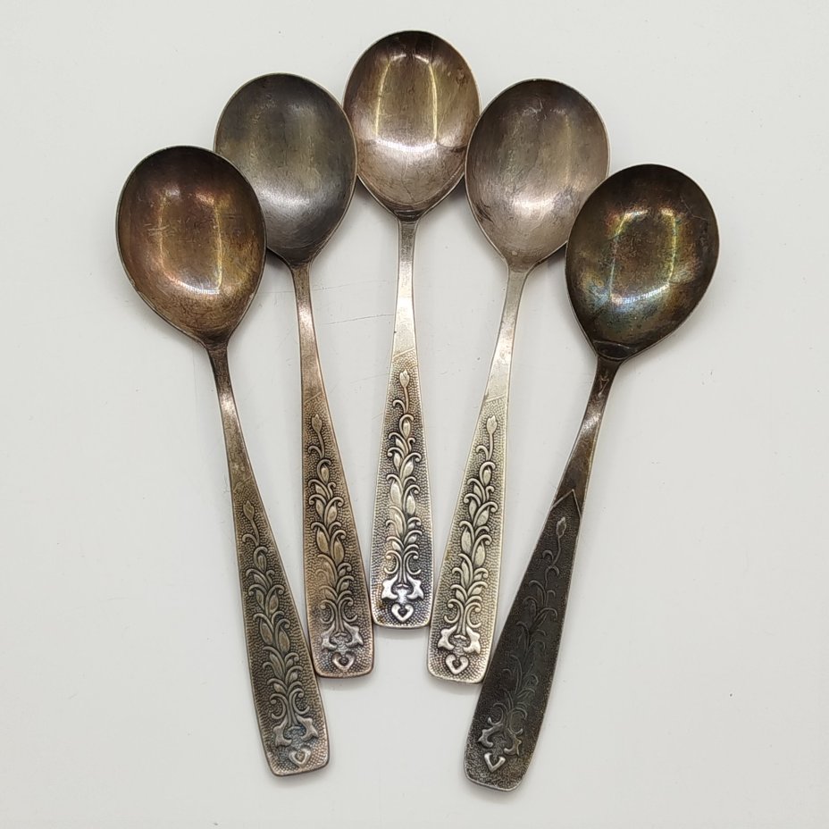 Набор из 5-ти столовых ложек, украшенных растительным декором, мНЦ (медь-никель-цинк), Завод «Кристалл», г. Орджоникидзе, СССР, 1974-1990 гг.