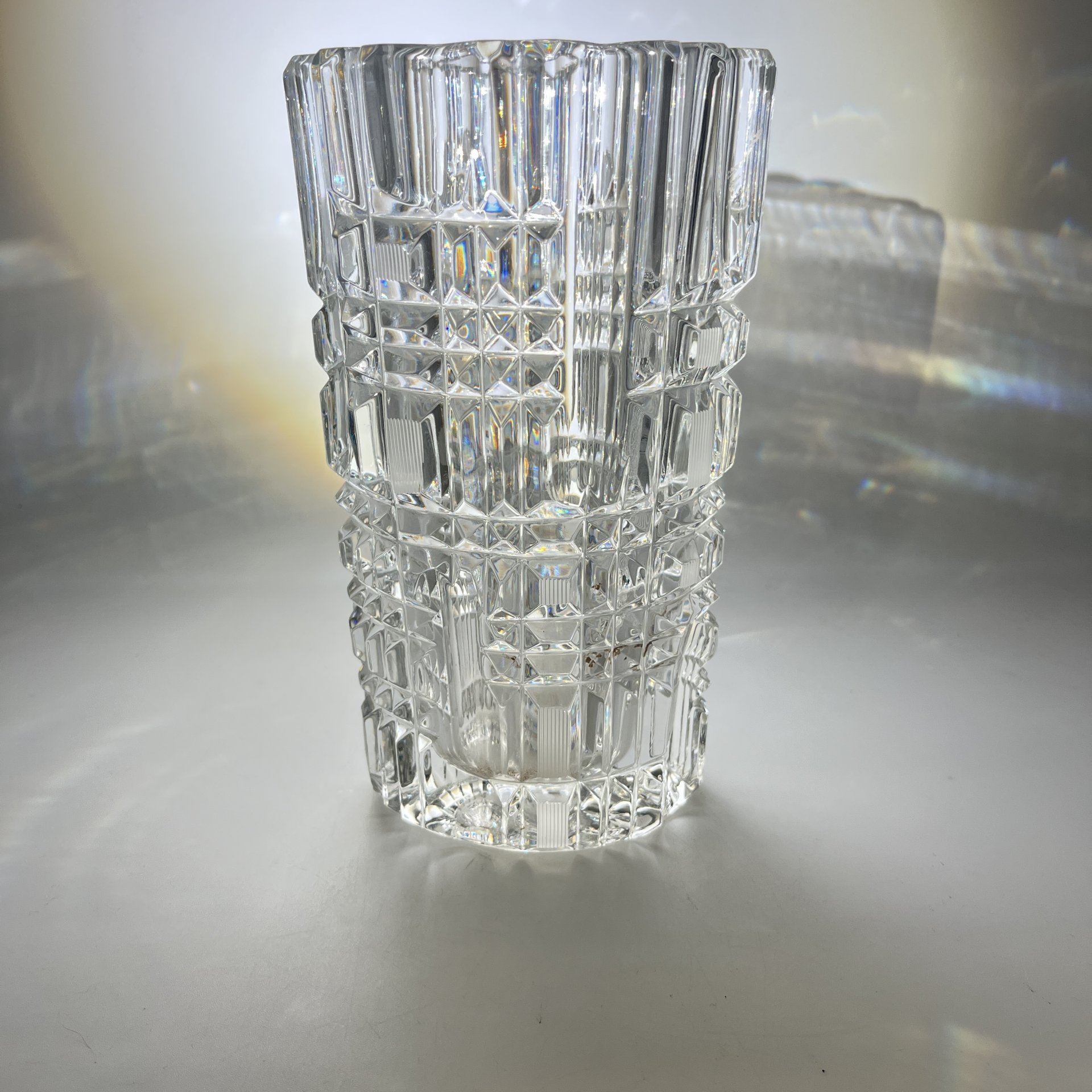 Ваза для цветов "Праздник" (малая), автор А.М. Остроумов, хрусталь, алмазная грань, Ленинградский завод художественного стекла (ЛЗХС), СССР, 1960-1980 гг.