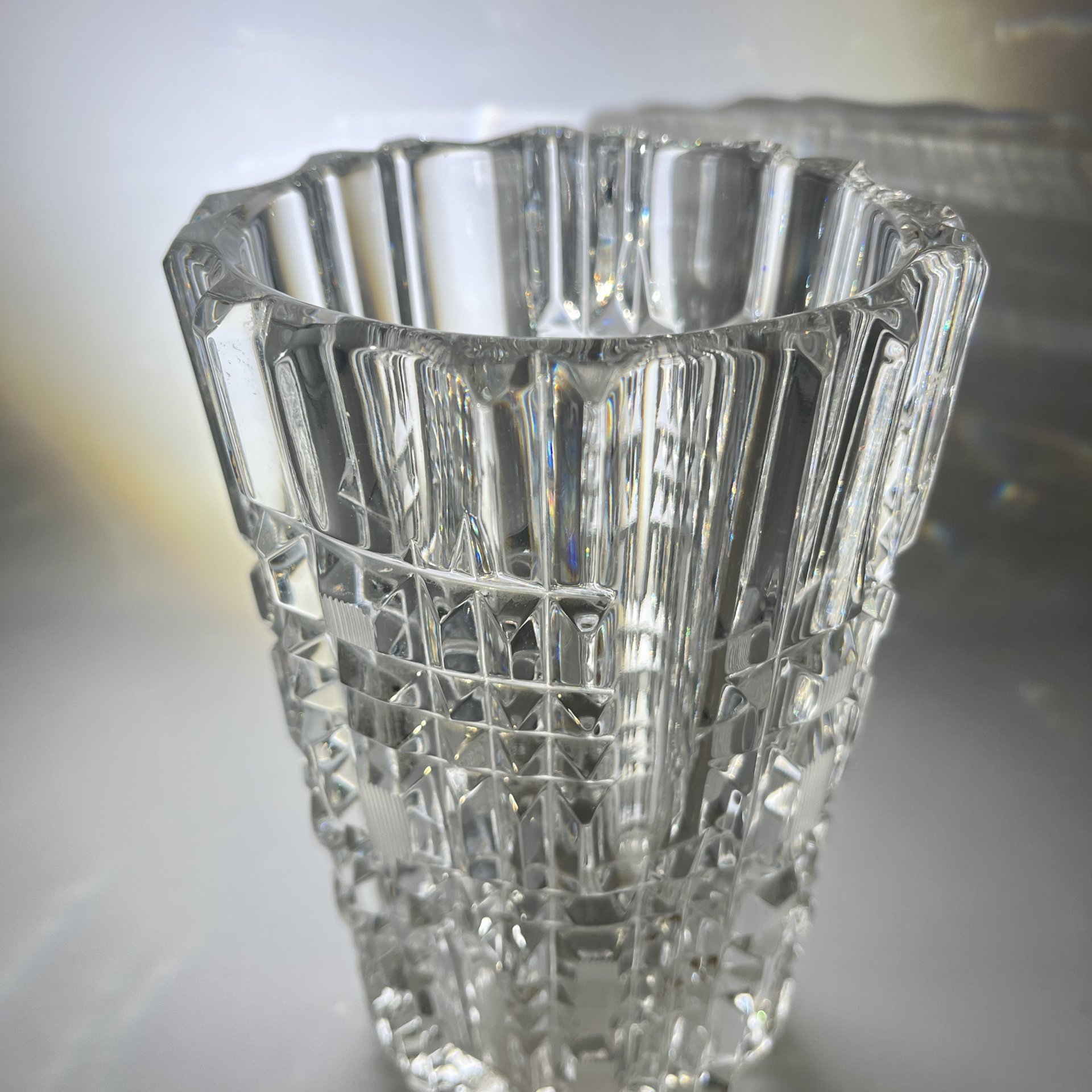 Ваза для цветов "Праздник" (малая), автор А.М. Остроумов, хрусталь, алмазная грань, Ленинградский завод художественного стекла (ЛЗХС), СССР, 1960-1980 гг.