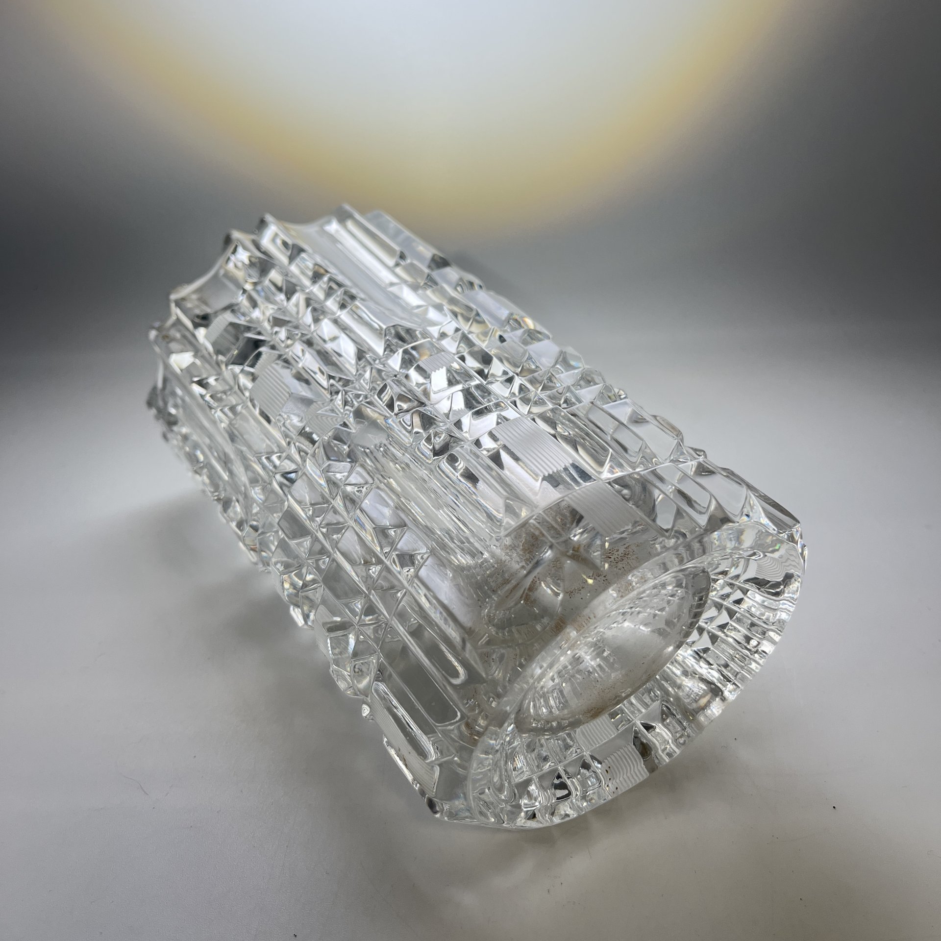 Ваза для цветов "Праздник" (малая), автор А.М. Остроумов, хрусталь, алмазная грань, Ленинградский завод художественного стекла (ЛЗХС), СССР, 1960-1980 гг.