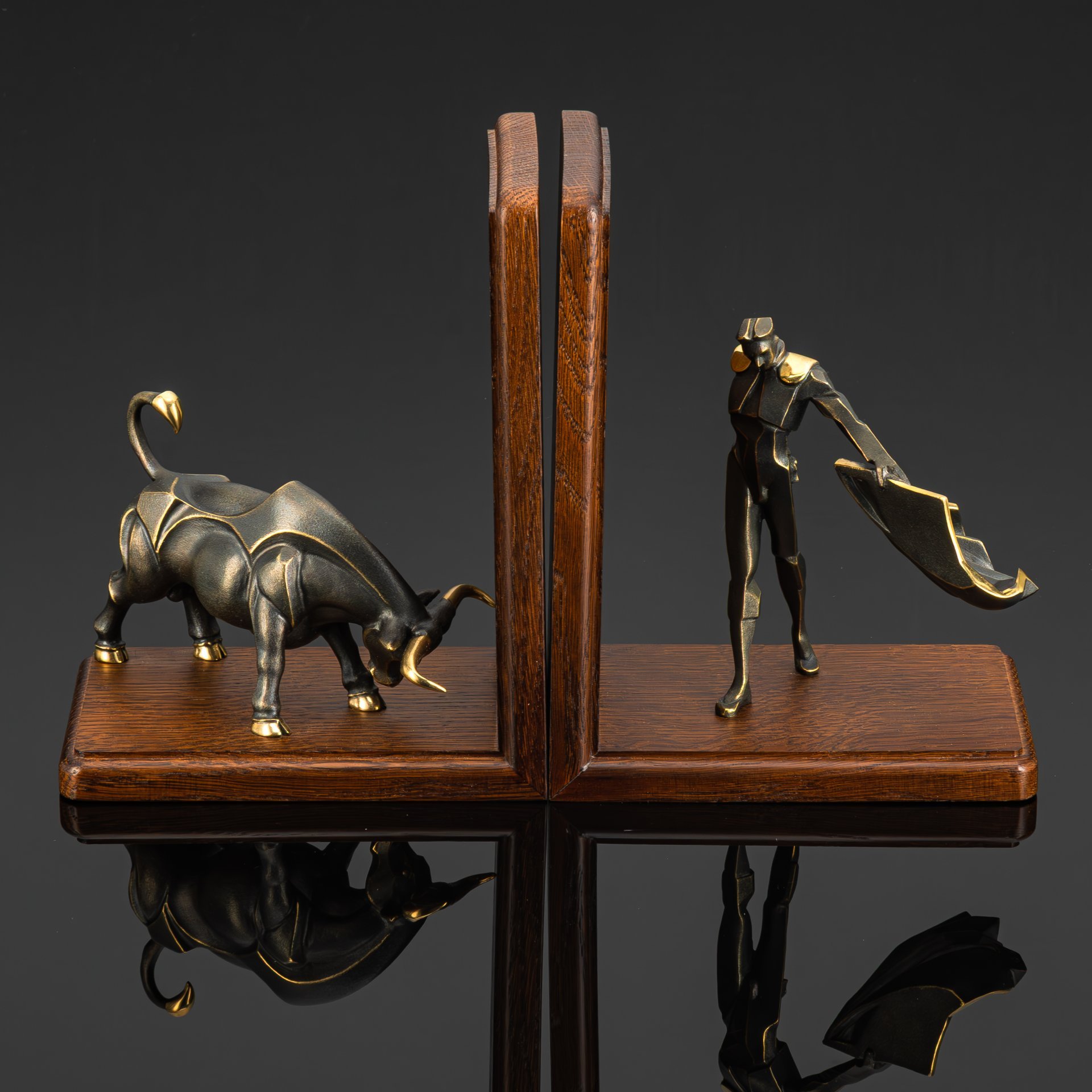 Держатель для книг "Коррида"