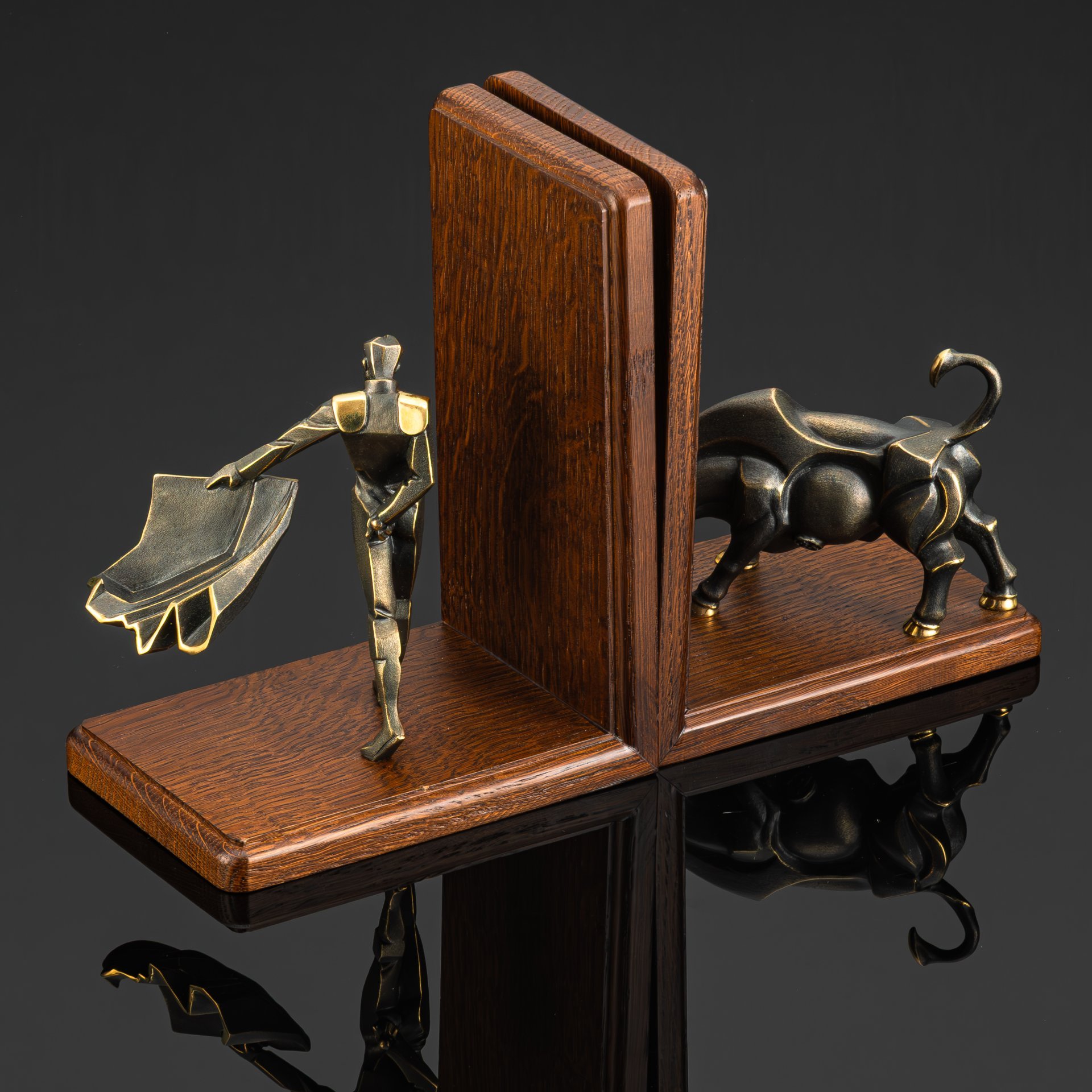 Держатель для книг "Коррида"