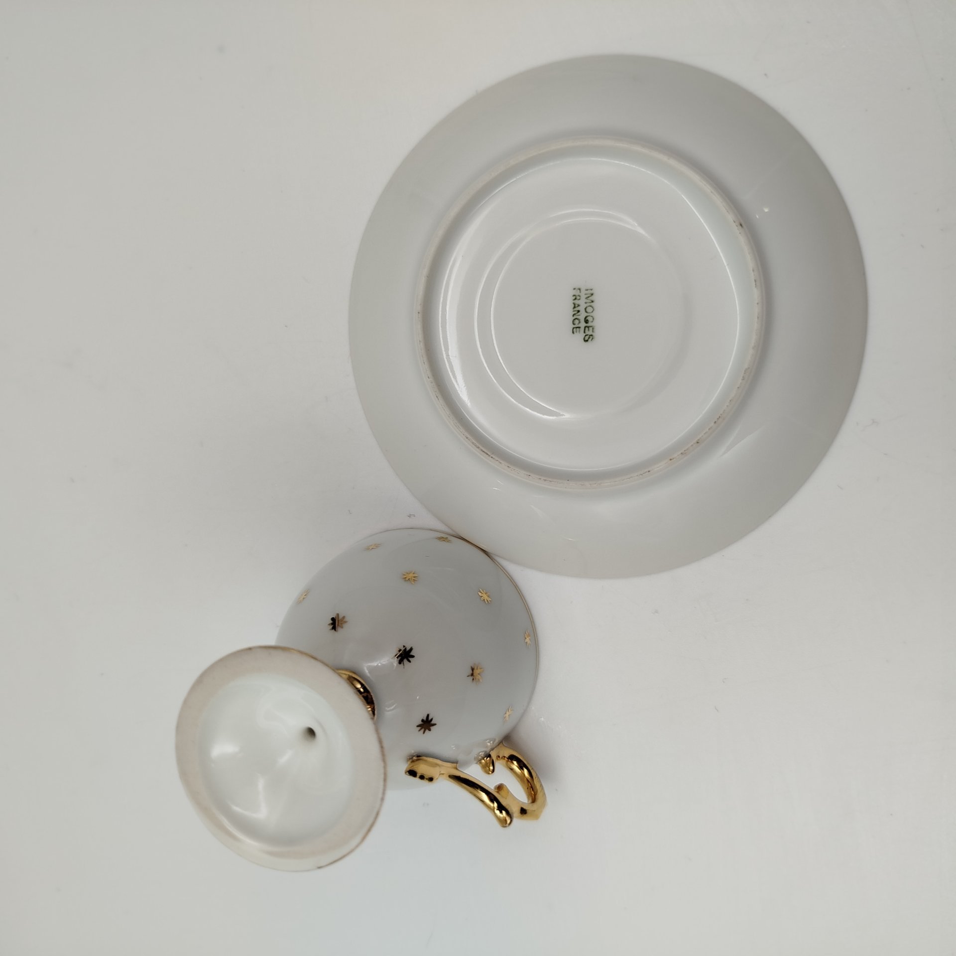 Чашка кофейная на ножке, украшенная золотистыми звездами, фарфор, золочение, Limoges, Франция, 1930-1950 гг.