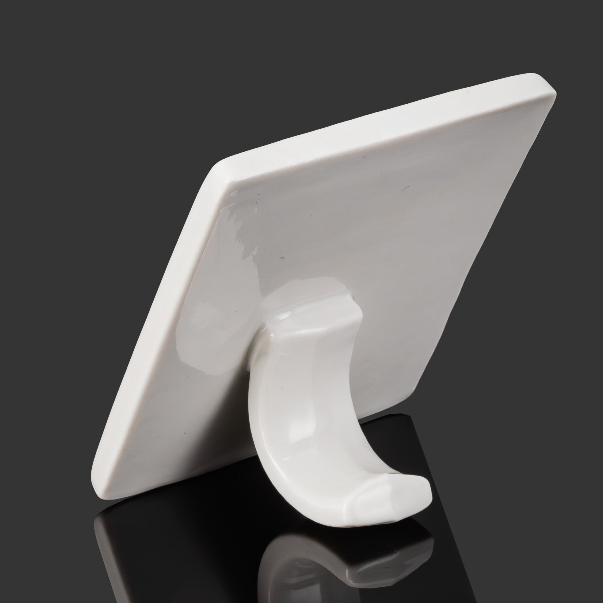 Настольное украшение (плакетка) "В.И. Ленин", фарфор, деколь, Дулевский фарфоровый завод (Дулёво), СССР, 1968-1991 гг.