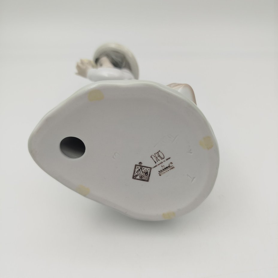 Статуэтка "Девочка с цыплятами", фарфор, роспись, NAO Porcelain, Испания, 1988-2000 гг.