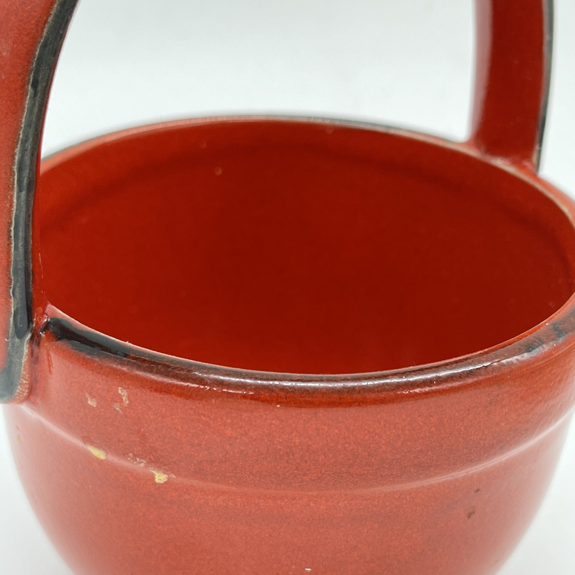 Конфетница-корзинка красного оттенка, Kil, керамика, Югославия, 1970-1980 гг.