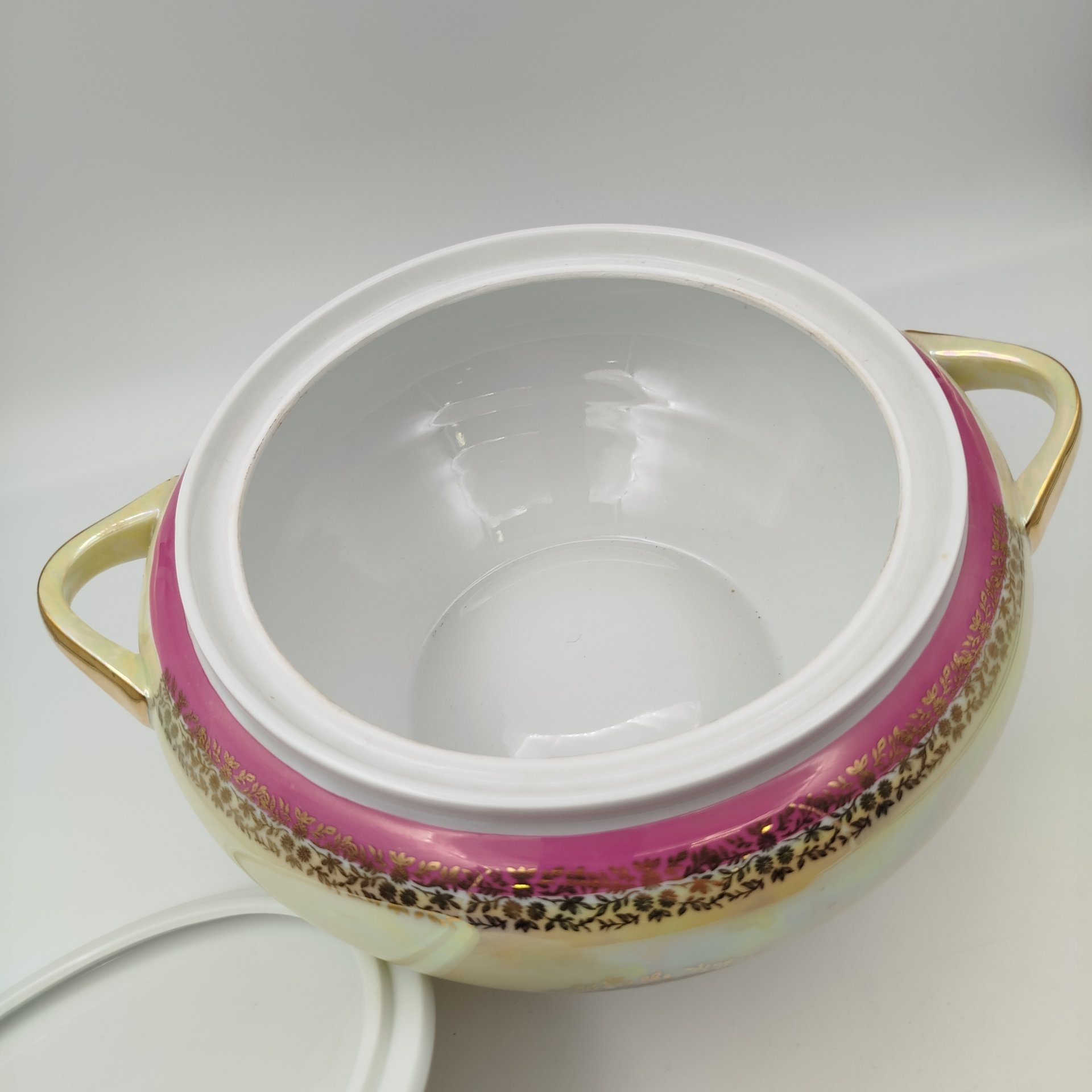 Супница из сервиза "Мадонна", фарфор, деколь, люстр, золочение, Fortuna Eisenberg, Германия, 1960-1973 гг.