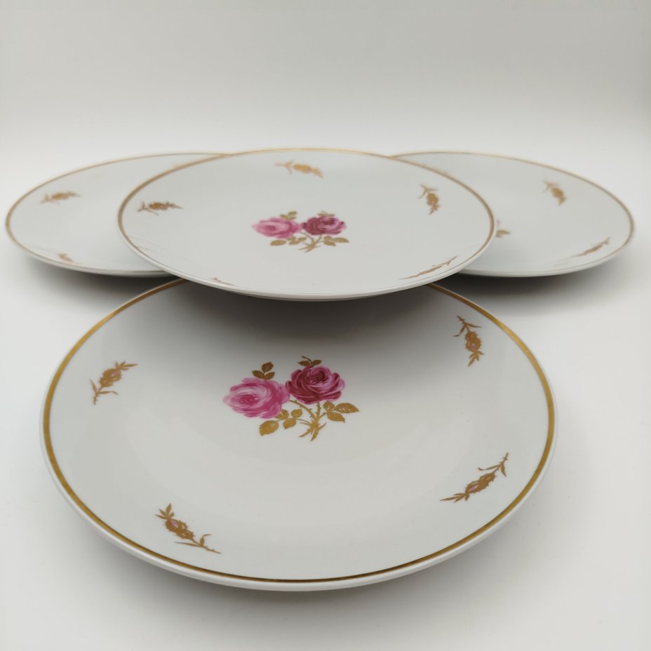 Набор из 4-х десертных тарелок, украшенных изображением розы, фарфор, деколь, золочение, Lichte Porzellan (Лихте), ГДР, 1966-1985 гг.