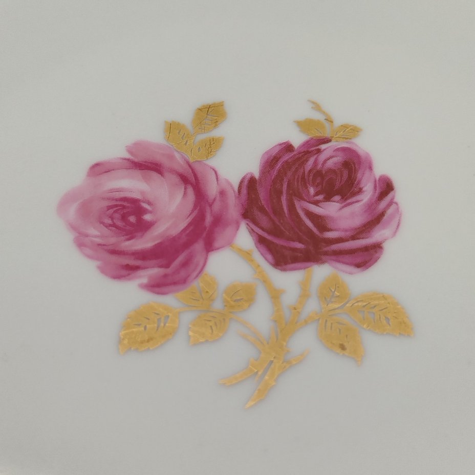 Набор из 4-х десертных тарелок, украшенных изображением розы, фарфор, деколь, золочение, Lichte Porzellan (Лихте), ГДР, 1966-1985 гг.