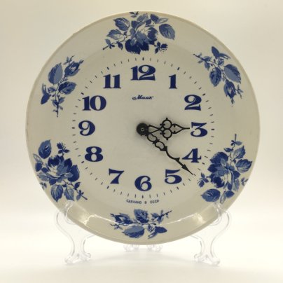 Часы настенные с изображением роз