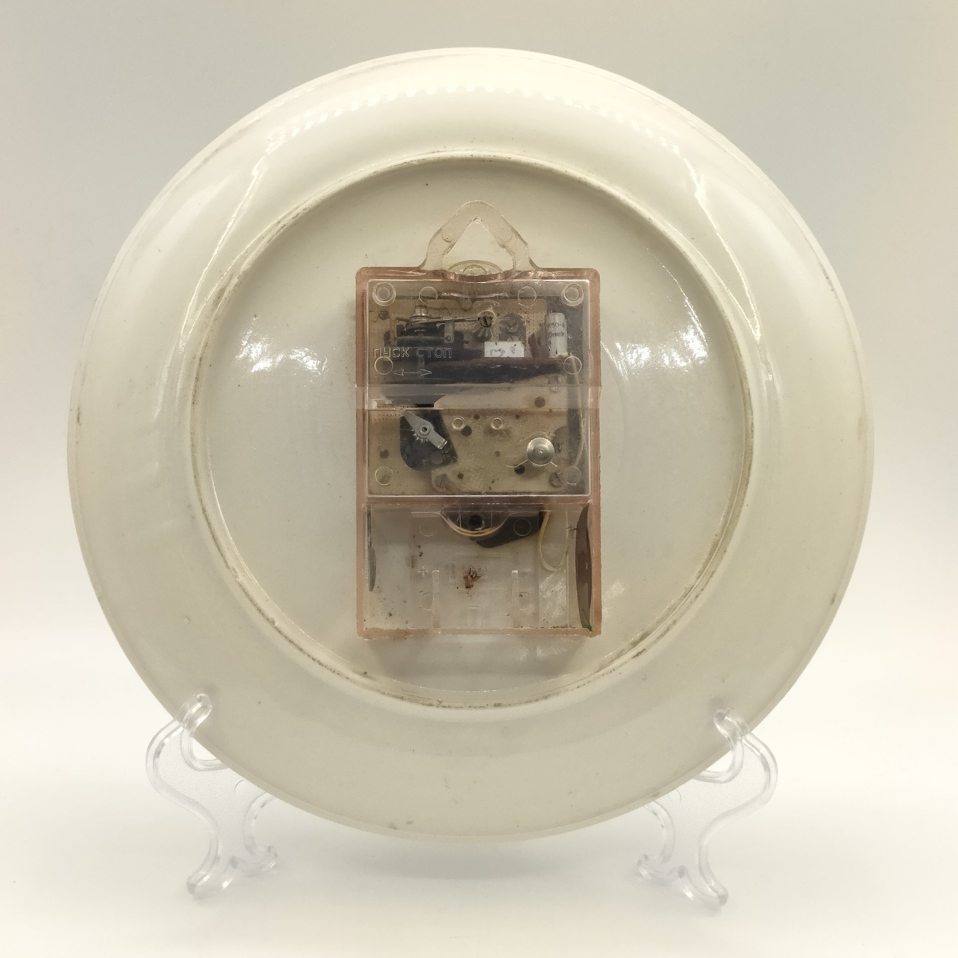 Часы настенные с изображением роз