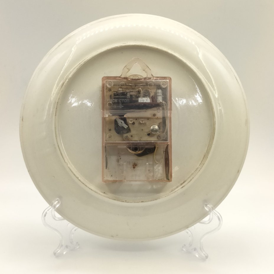 Часы настенные с изображением роз