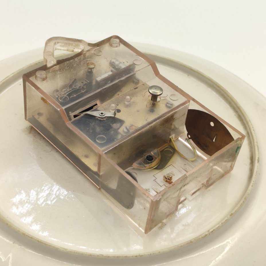 Часы настенные с изображением роз