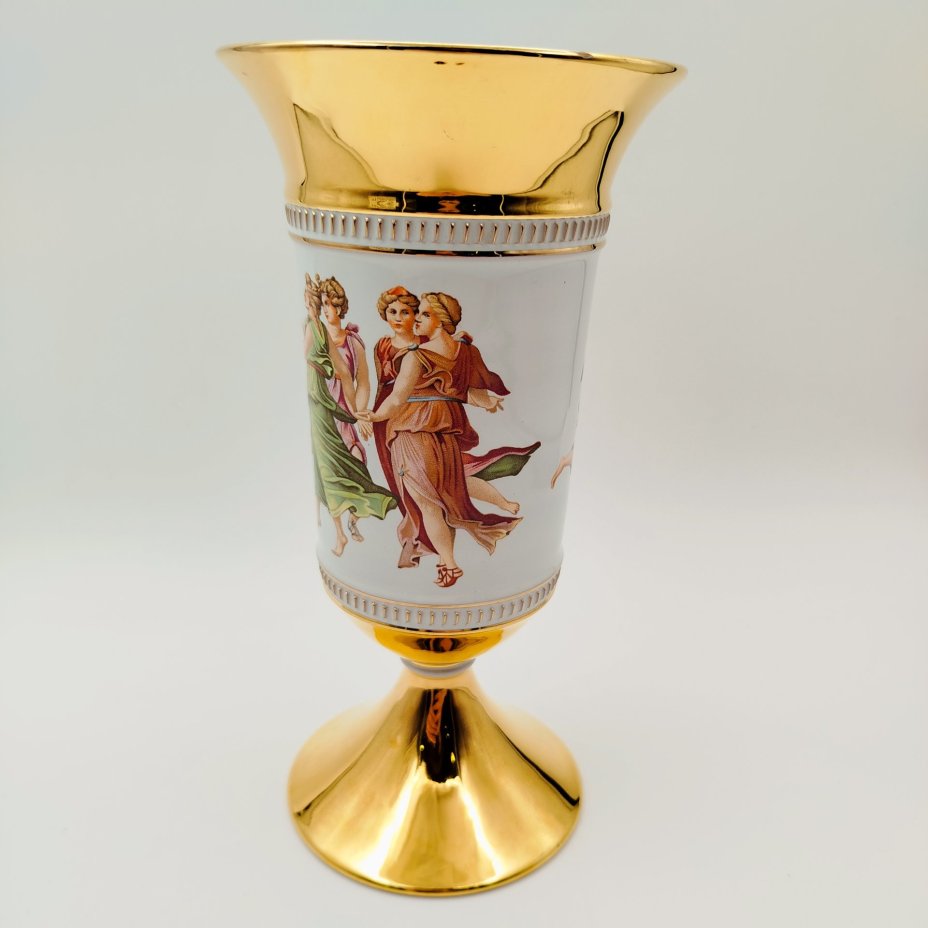 Ваза-кубокЮ, украшенная античным сюжетом, Fiorentine