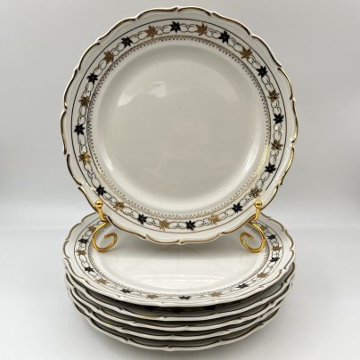 Набор обеденных тарелок на 6 персон с растительным декором на канте, фарфор, роспись, золочение, Коростенский фарфоровый завод (КФЗ), СССР, 1955-1962 гг.