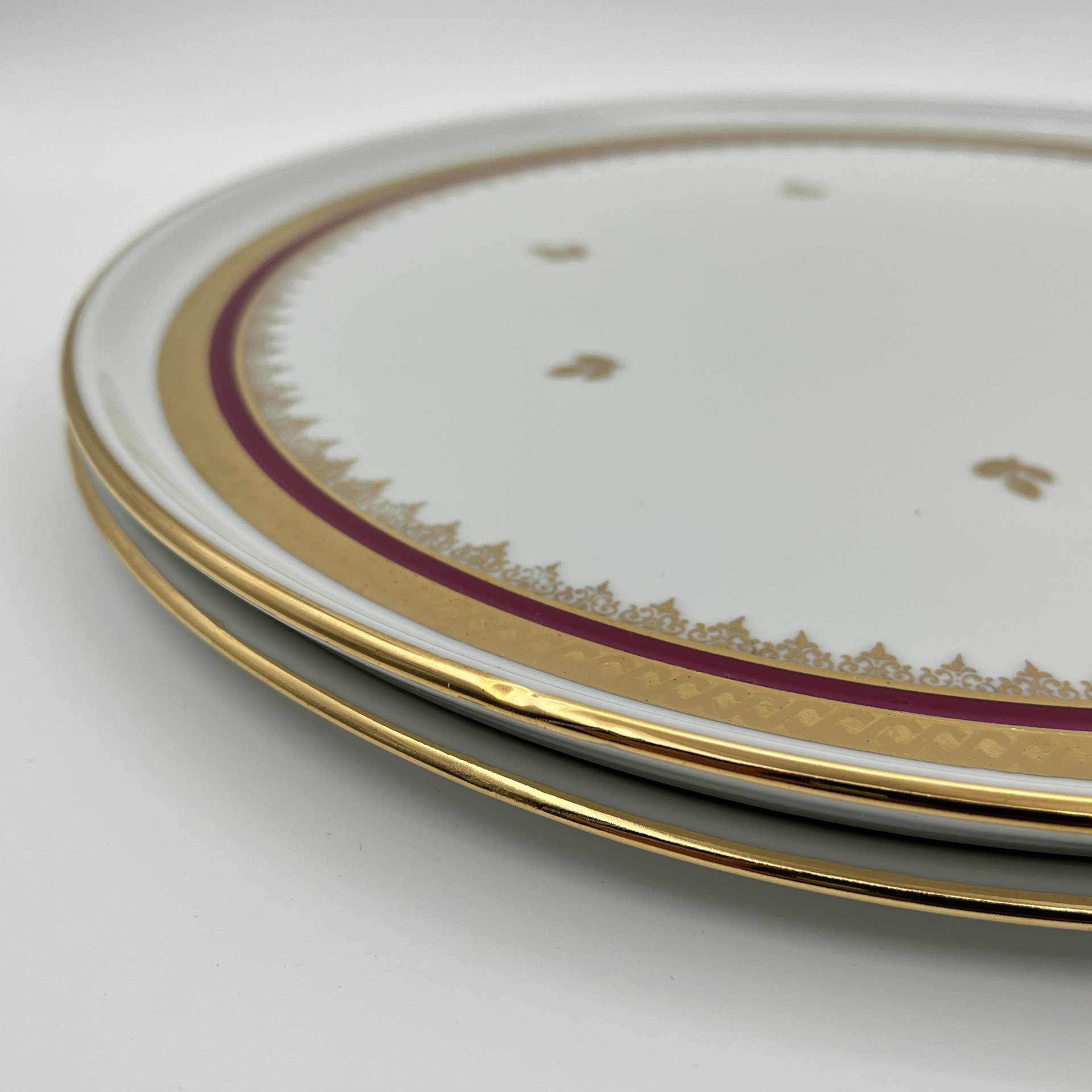 Набор из 3-х сервировочных блюд (подносов) круглой формы с орнаментальным декором, фарфор, золочение, Limoges, Франция, 1970-1990 гг.