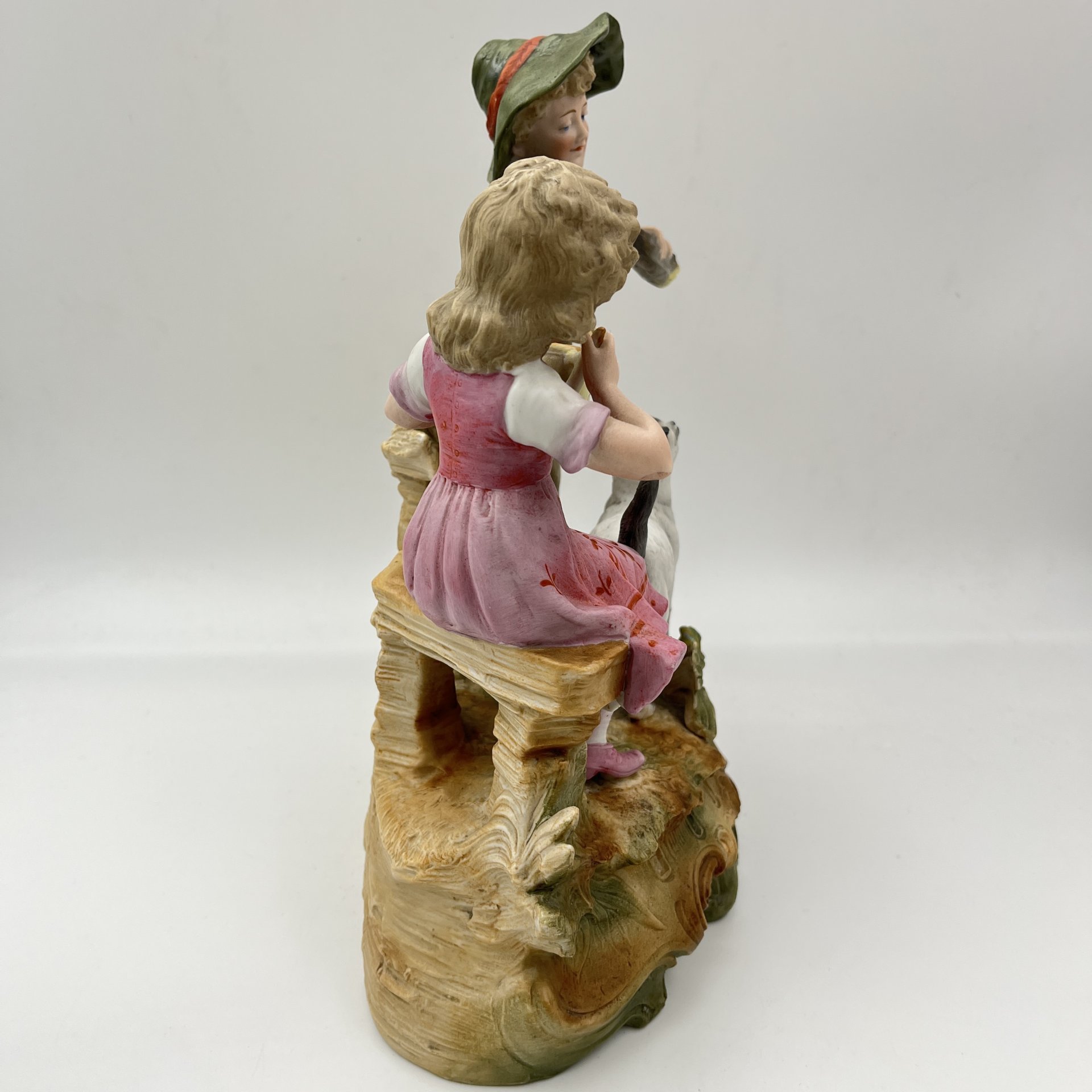 Статуэтка "Дети с кошкой", фарфор, роспись, Европа, 1980-2000 гг.