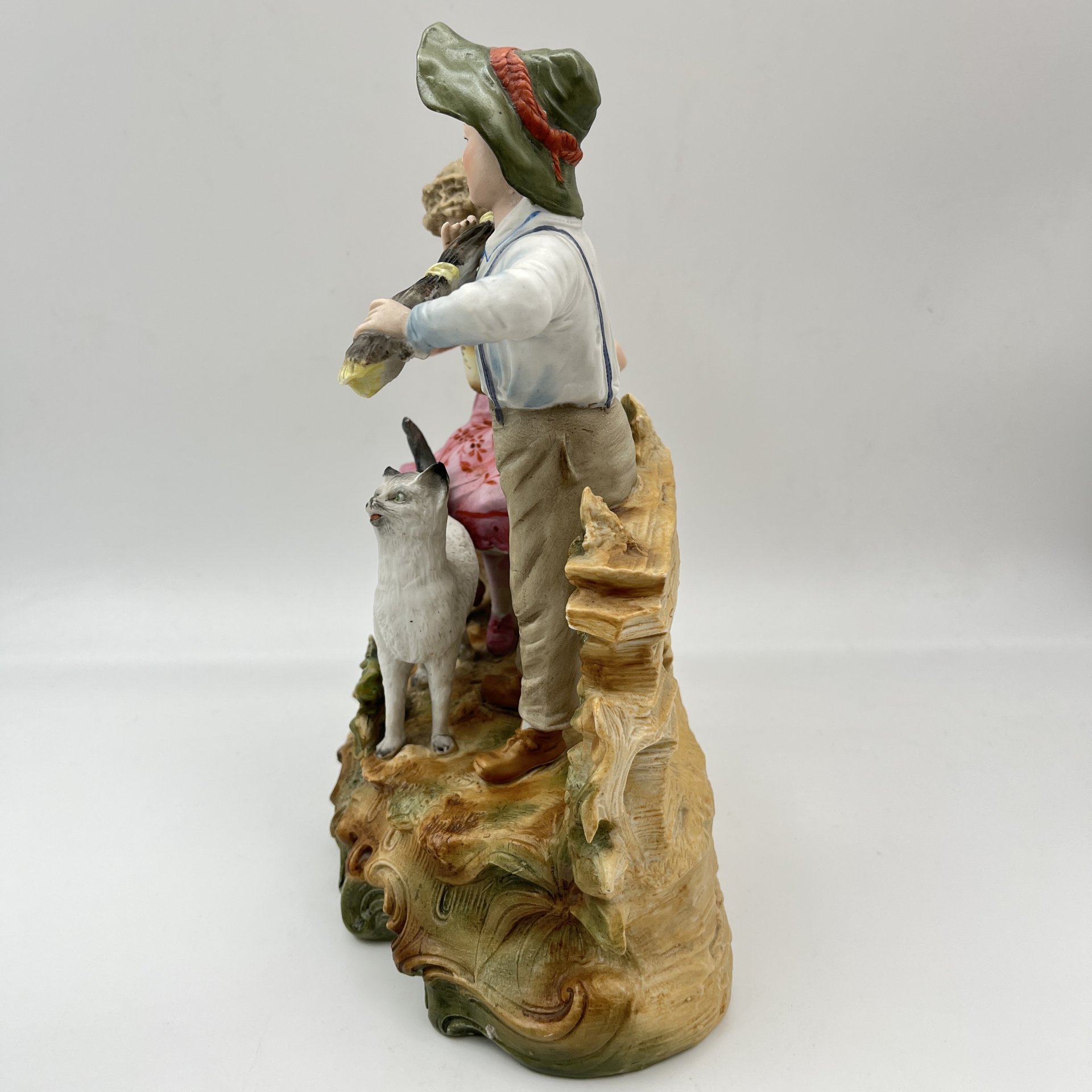 Статуэтка "Дети с кошкой", фарфор, роспись, Европа, 1980-2000 гг.