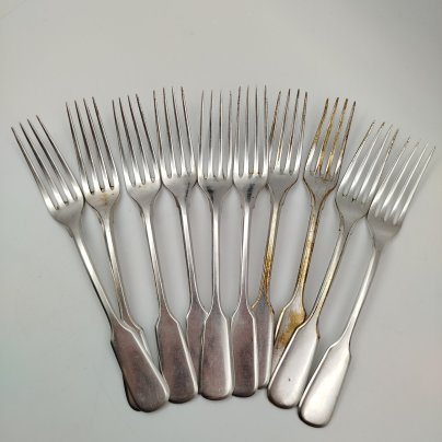 Набор из десяти десертных вилок с клеймом "Альпака/Серебро"