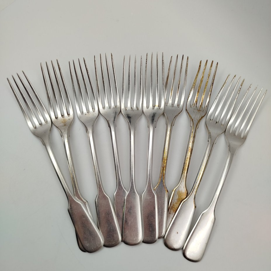 Набор из десяти десертных вилок с клеймом "Альпака/Серебро"