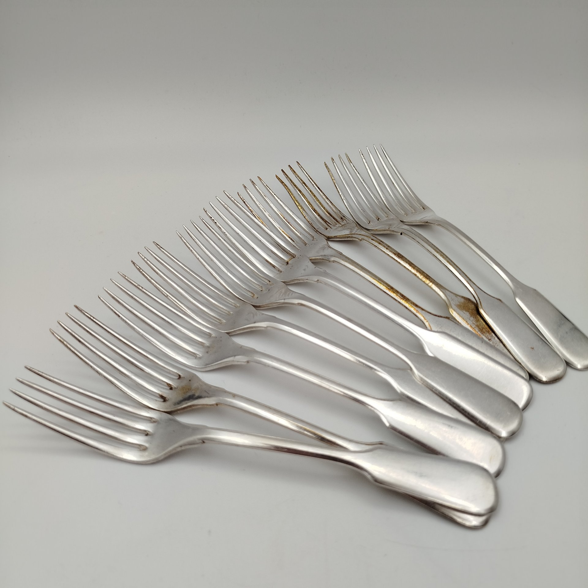 Набор из десяти десертных вилок с клеймом "Альпака/Серебро"