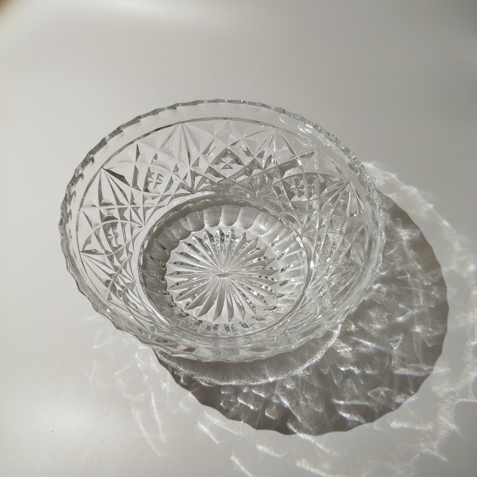 Салатник с резным геометрическим декором, хрусталь, СССР, 1970-1990 гг.