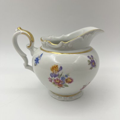 Молочник/сливочник с цветочным и рельефным декором