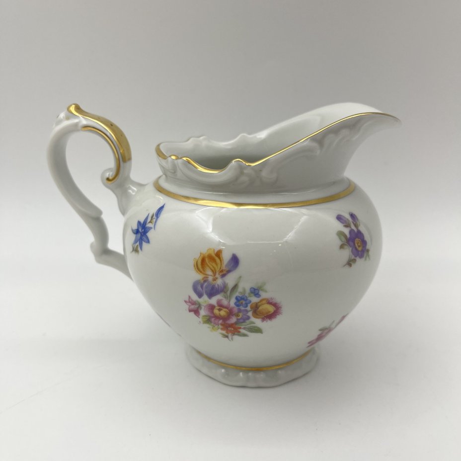 Молочник/сливочник с цветочным и рельефным декором