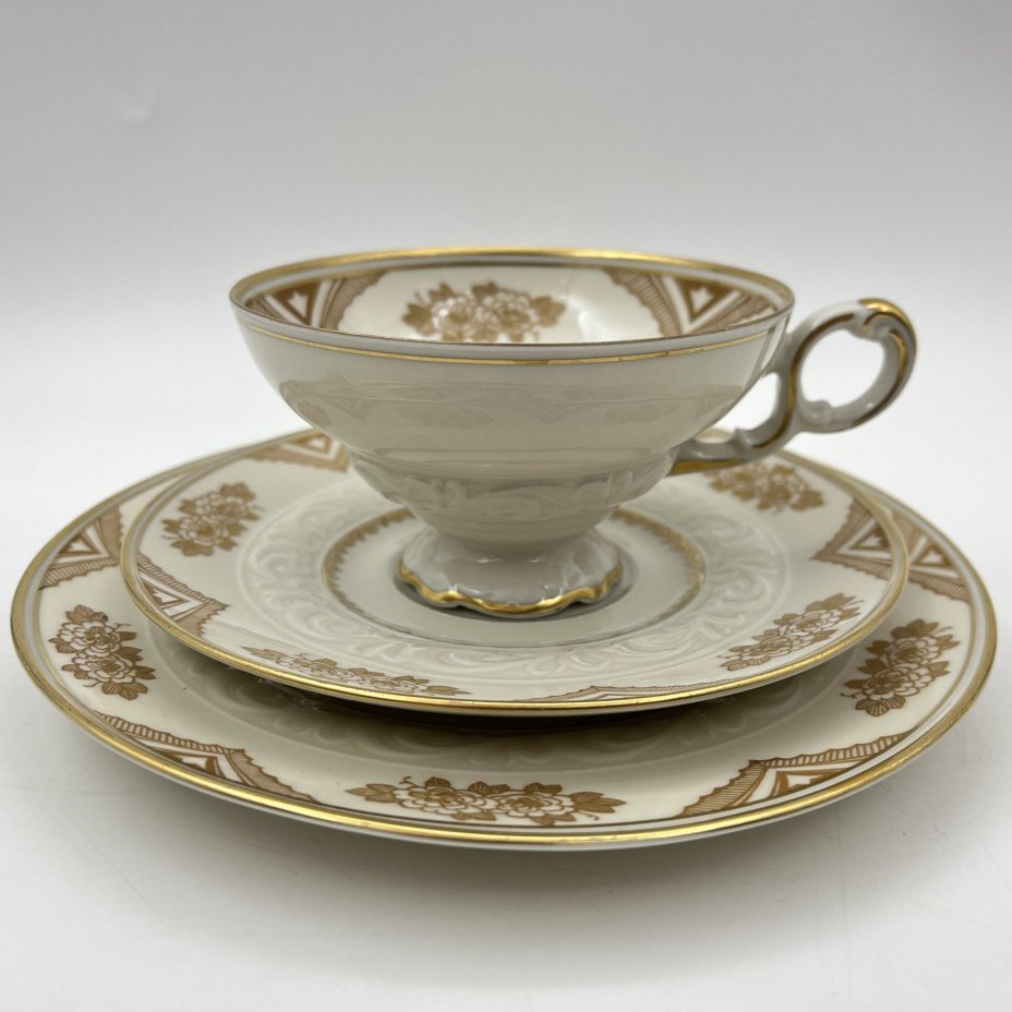 Трио чайное оттенка слоновой кости с золотистым цветочным декором, фарфор, золочение, Reichenbach (Райхенбах), ГДР, 1969-1981 гг.
