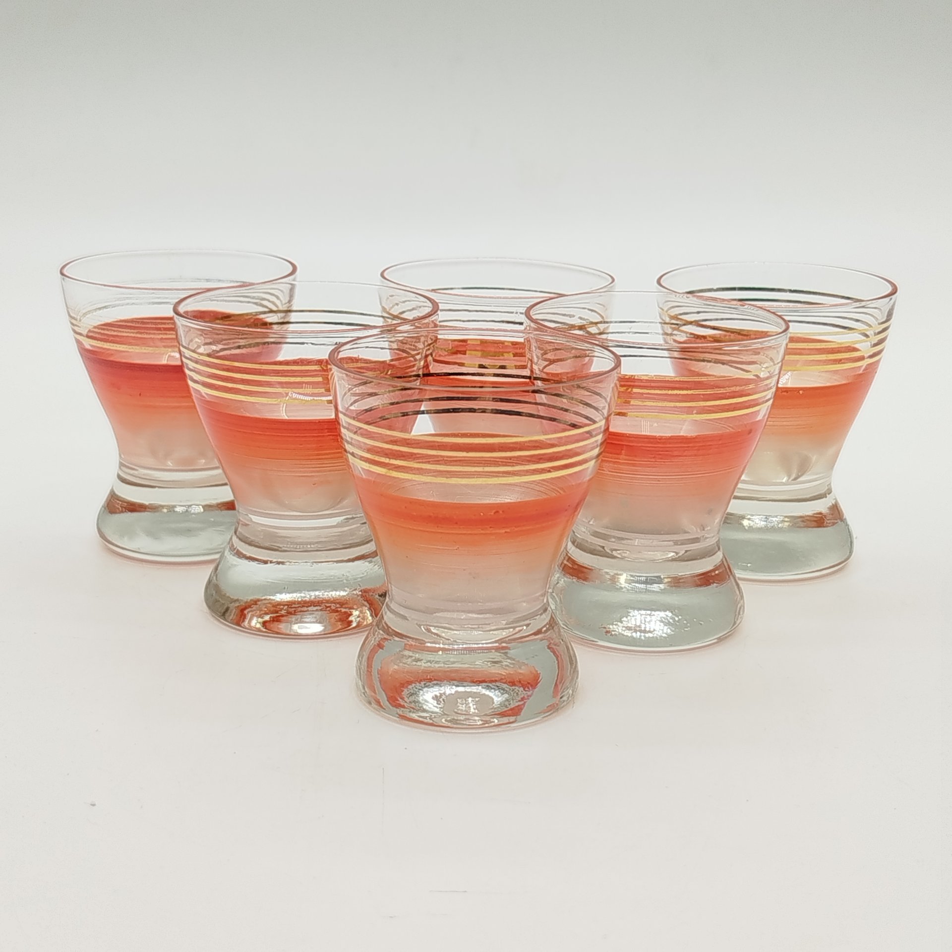 Набор из штофа и 6-ти стопок, украшенных линейным декором, стекло, роспись, золочение, СССР, 1970-1990 гг.