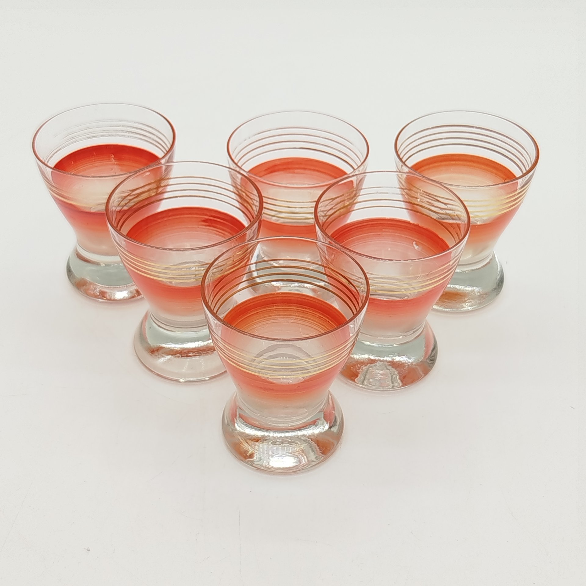 Набор из штофа и 6-ти стопок, украшенных линейным декором, стекло, роспись, золочение, СССР, 1970-1990 гг.