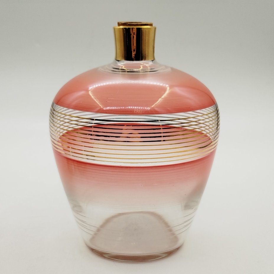 Набор из штофа и 6-ти стопок, украшенных линейным декором