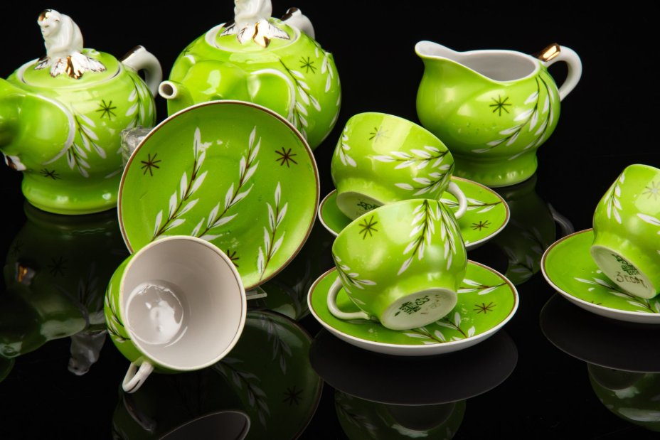 Чайный детский сервиз "Зоопарк" (Слоны и обезьяны), на 4 персоны, автор модели Т.И. Воскресенская, фарфор, крытье, роспись, золочение, Дулевский фарфоровый завод (Дулёво), СССР, 1957 г.