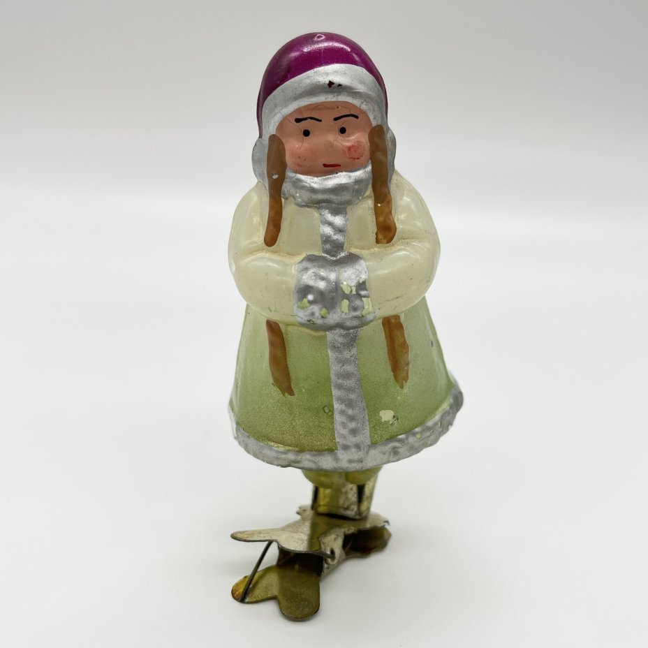 Игрушка ёлочная на прищепке "Марфушечка" из сказки "Морозко", стекло, краска, металл, Завод стеклянных ёлочных украшений и оптических изделий, г. Москва, СССР, 1950-1960 гг.