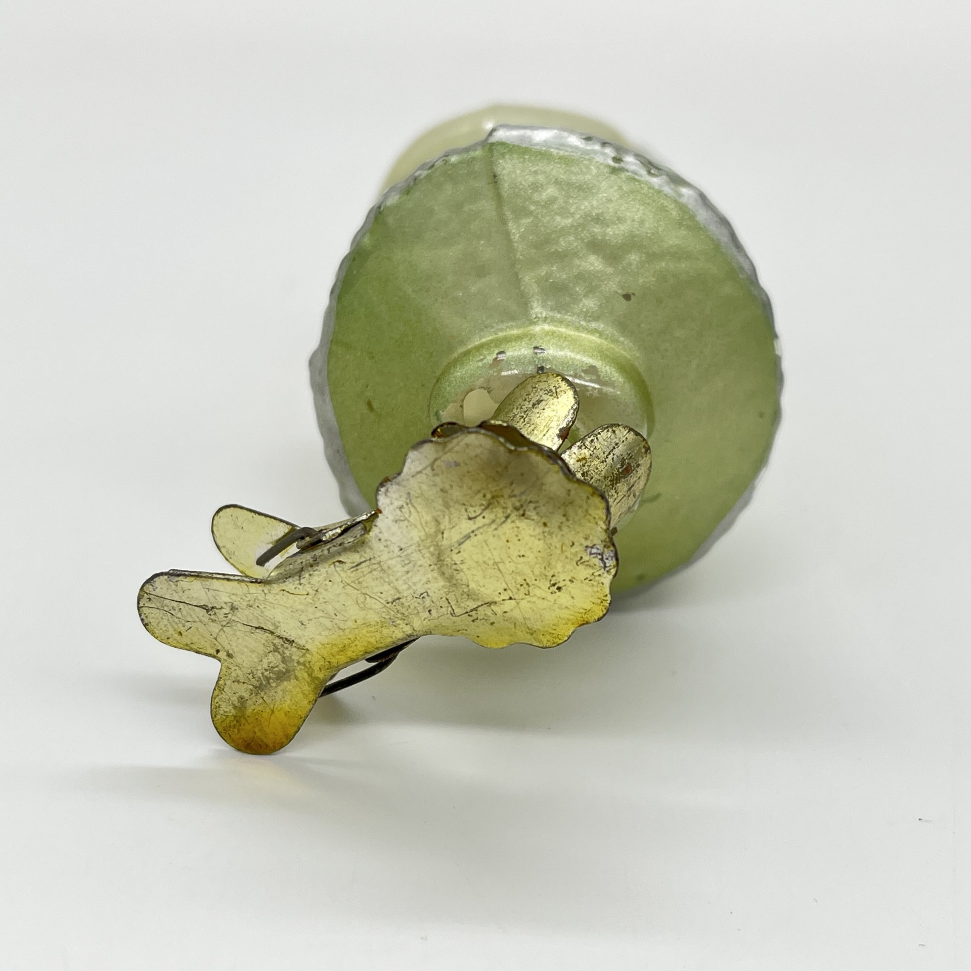 Игрушка ёлочная на прищепке "Марфушечка" из сказки "Морозко", стекло, краска, металл, Завод стеклянных ёлочных украшений и оптических изделий, г. Москва, СССР, 1950-1960 гг.