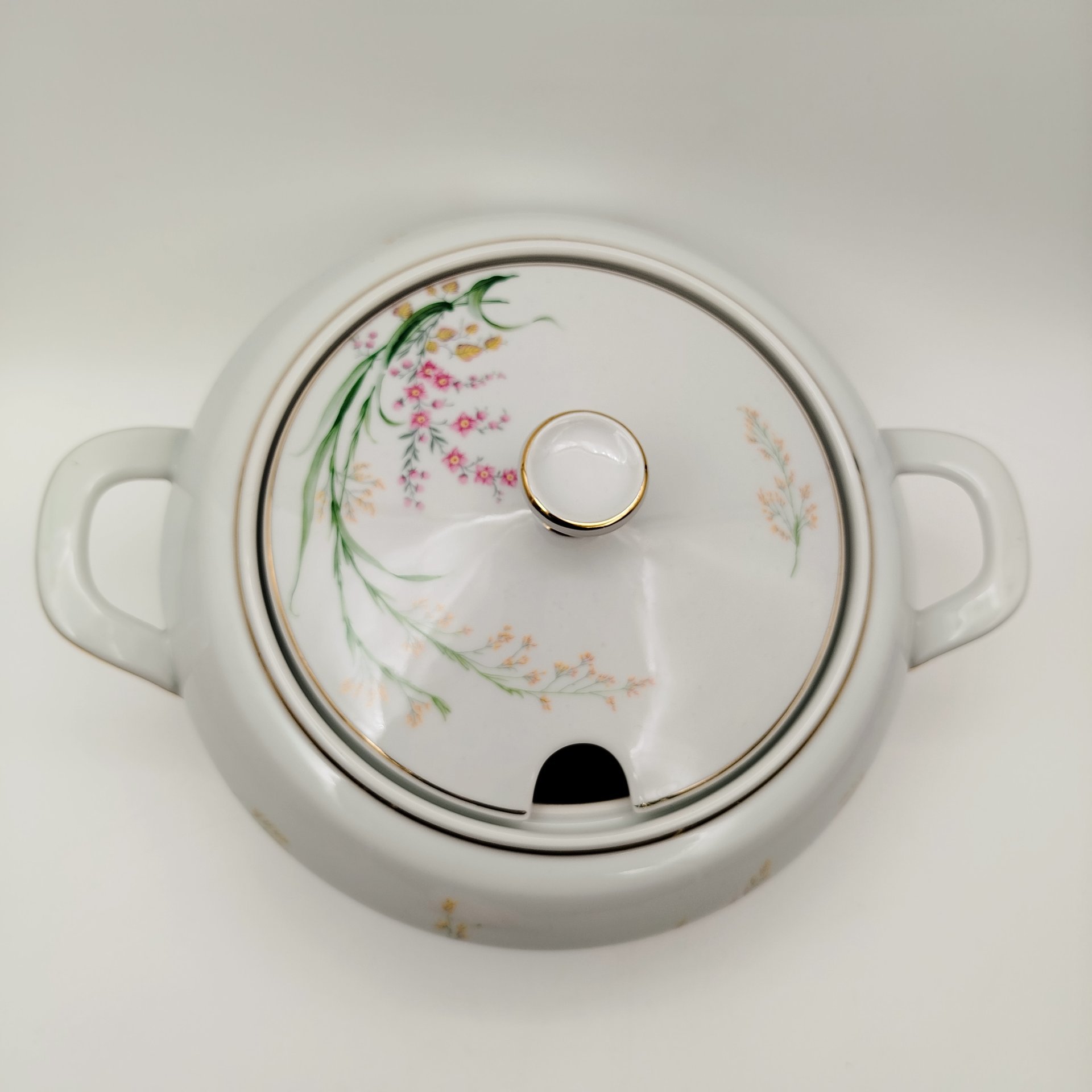 Супница, украшенная цветочным декором, фарфор, деколь, золочение, Bareuther & Co., Bavaria, Германия, 1931-1945 гг.