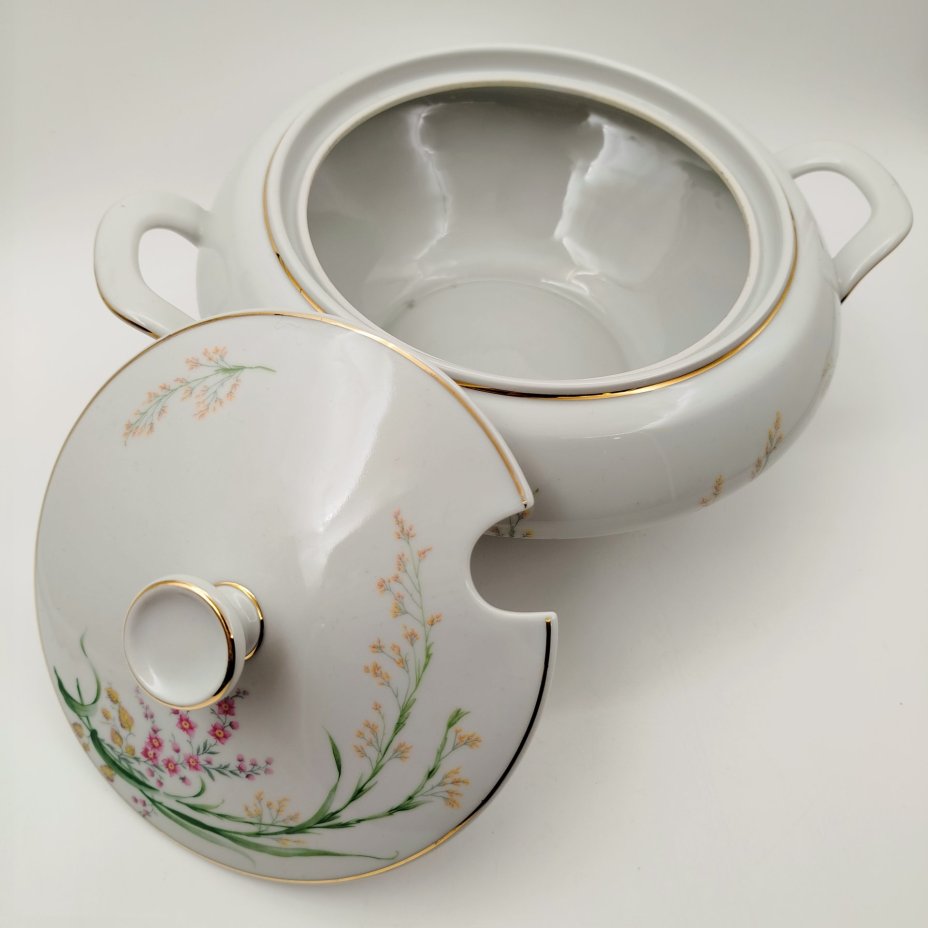 Супница, украшенная цветочным декором, фарфор, деколь, золочение, Bareuther & Co., Bavaria, Германия, 1931-1945 гг.