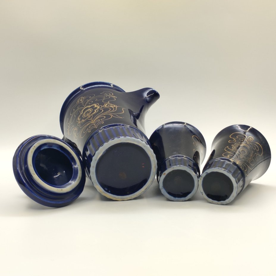 Кувшин кобальтовый с двумя стаканами, фарфор, крытье, золочение, Бронницкий завод фарфоровых изделий «Возрождение», СССР, 1980-1990 гг., Бронницкий завод фарфоровых изделий «Возрождение»