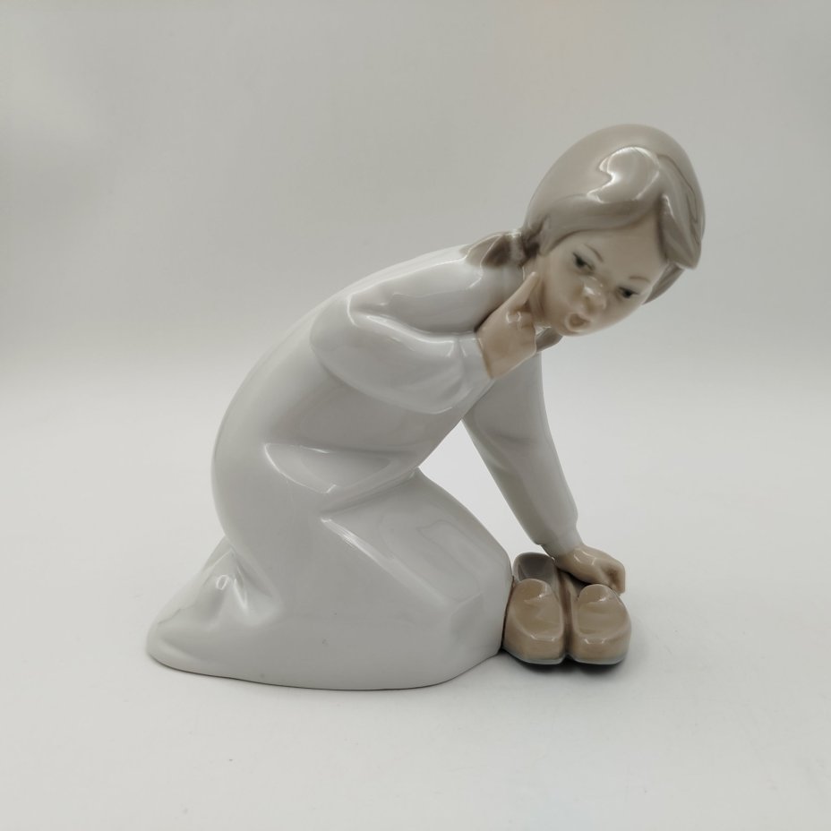 Статуэтка "Девочка с тапками", автор Vicente Martinez, фарфор, роспись, Lladro, Испания, 1970-1990 гг.