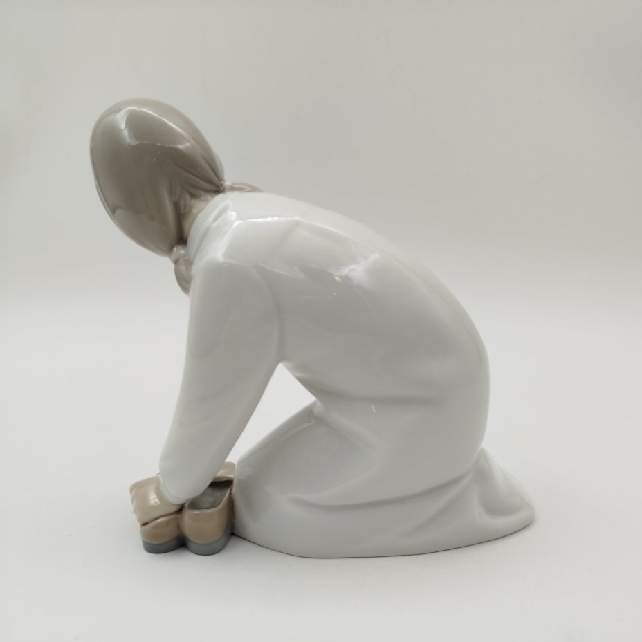 Статуэтка "Девочка с тапками", автор Vicente Martinez, фарфор, роспись, Lladro, Испания, 1970-1990 гг.