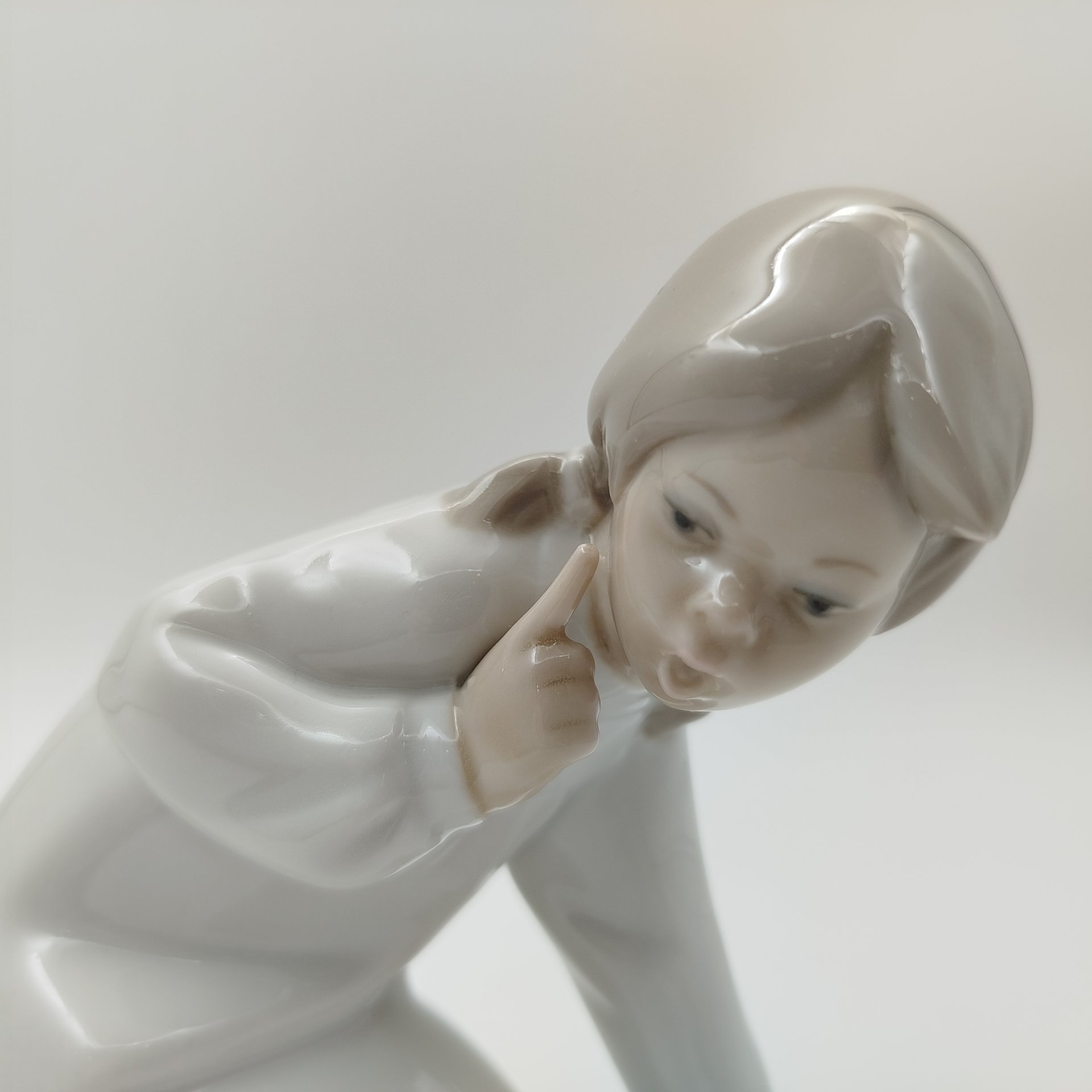 Статуэтка "Девочка с тапками", автор Vicente Martinez, фарфор, роспись, Lladro, Испания, 1970-1990 гг.
