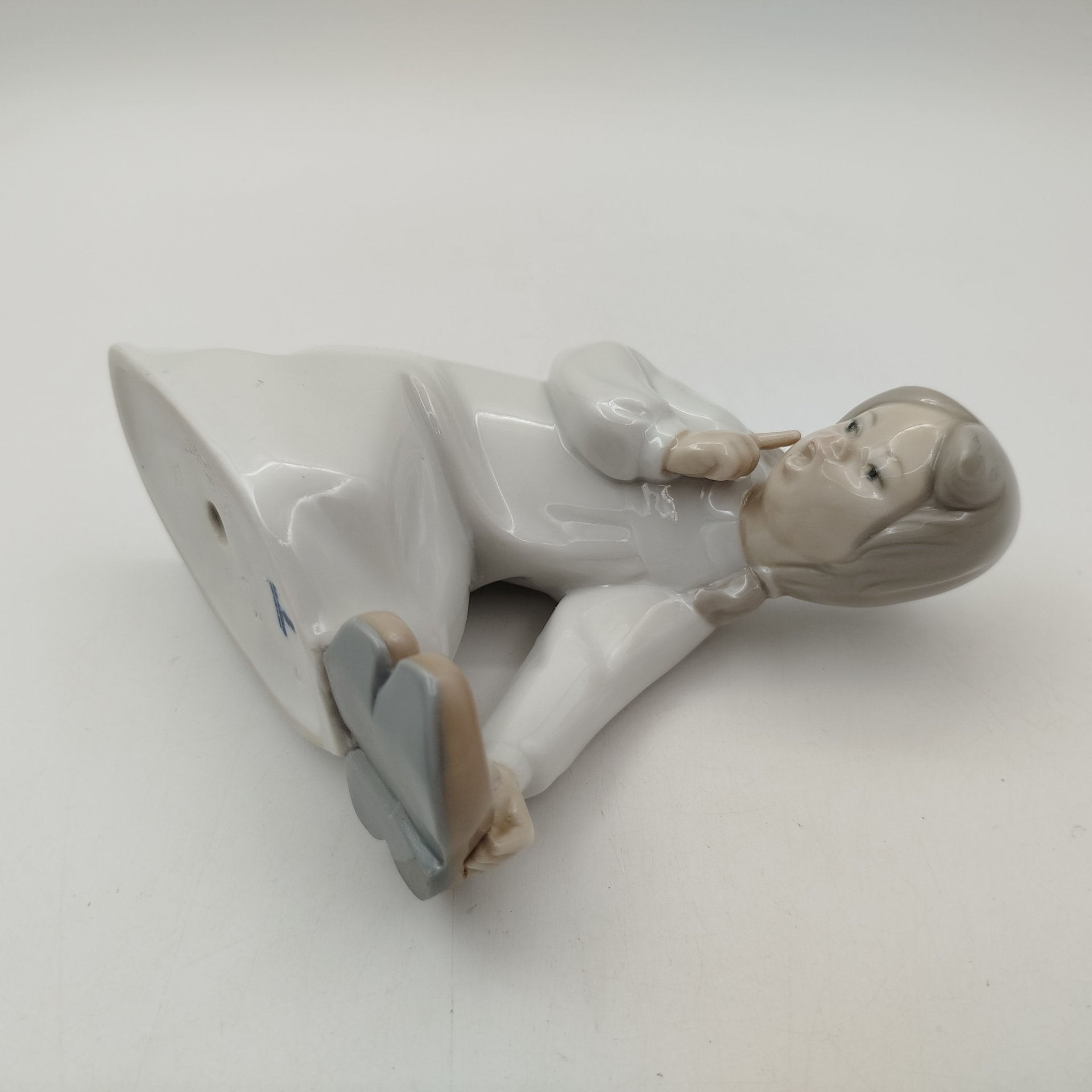 Статуэтка "Девочка с тапками", автор Vicente Martinez, фарфор, роспись, Lladro, Испания, 1970-1990 гг.
