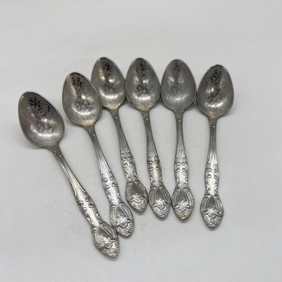 Набор из 6-ти чайных ложек, украшенных флоральным декором, нержавеющая сталь, Павловский завод художественных металлоизделий им. С.М. Кирова