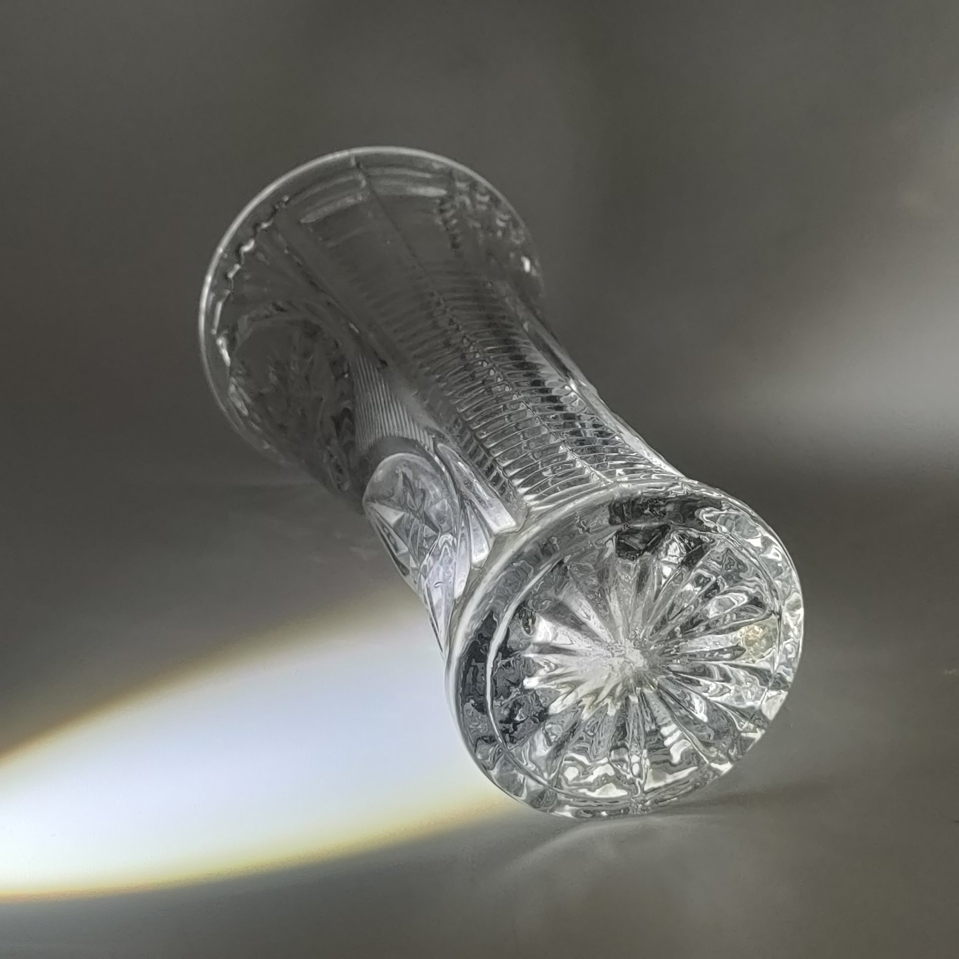 Ваза для цветов, украшенная рельефным декором, стекло, алмазная грань, СССР, 1970-1990 гг.